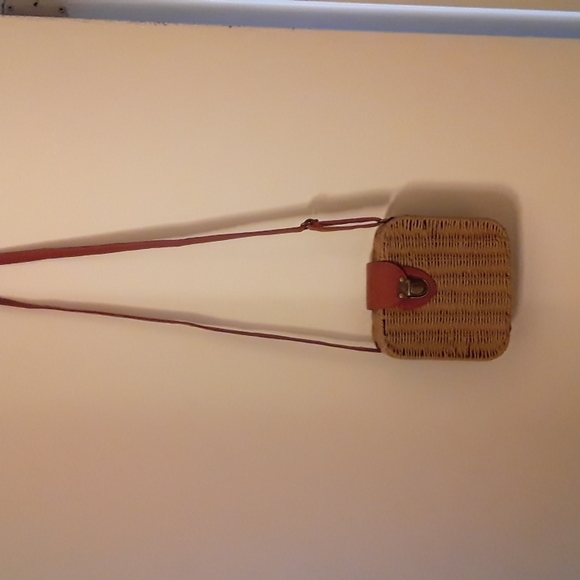 summer & rose Handbags - NWOT straw bag